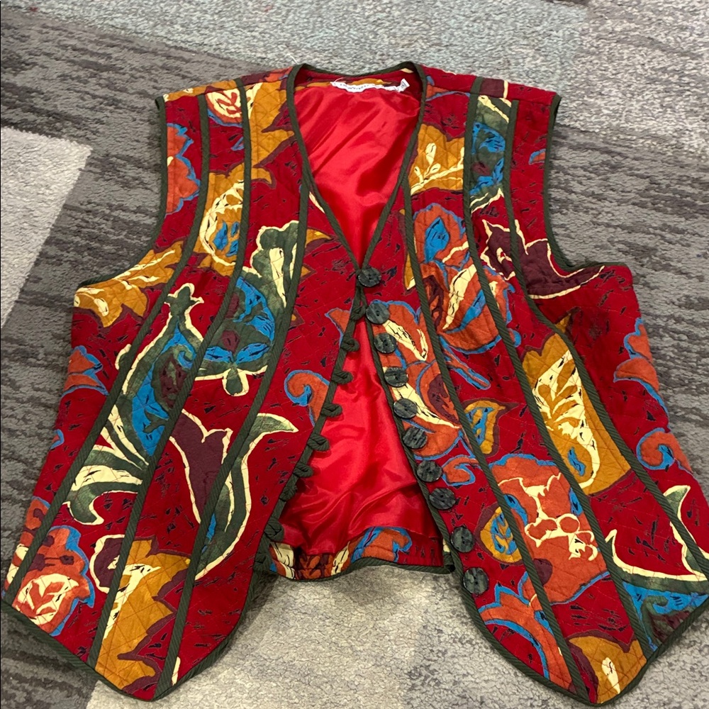 Vintage 1980s Women’s Red Quilted Patterned Vest - Made in USA